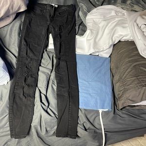 Ripped skinny jeans
